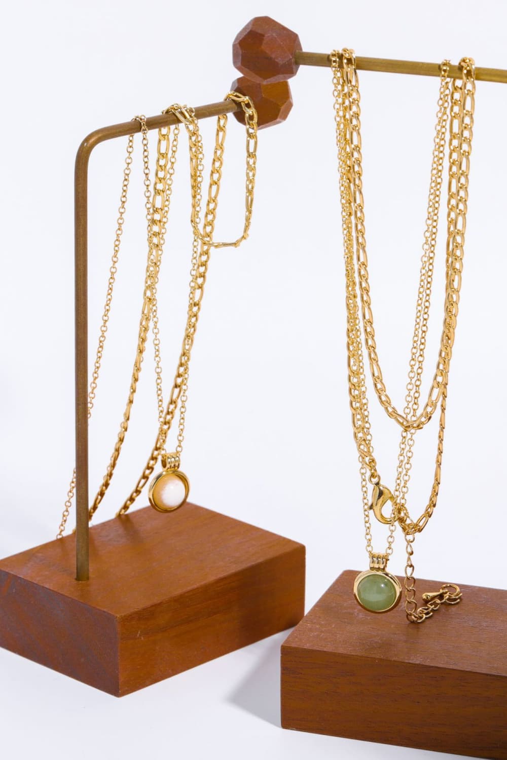 Copper 14K Gold Pleated Round Shape Aventurine Pendant Necklace